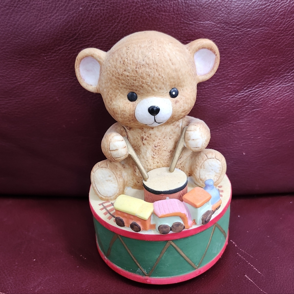 Mann Christmas Revolving Music Box Teddy Bear Drums Train
